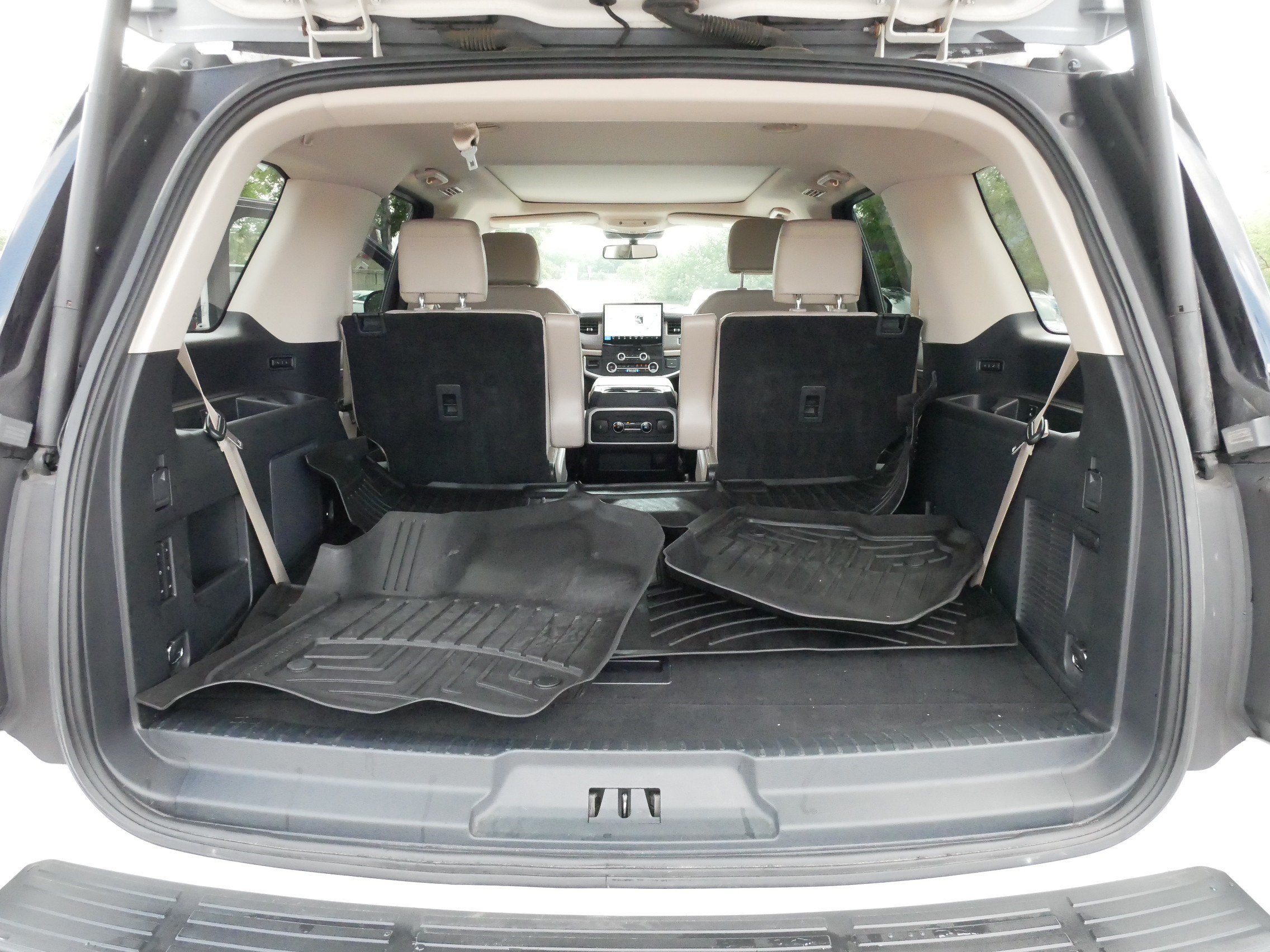 Used 2023 Ford Expedition Limited AWD/4WD image 18