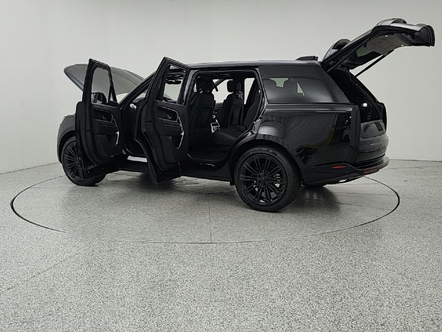 New 2026 Land Rover Range Rover Long Wheelbase SE AWD/4WD image 12