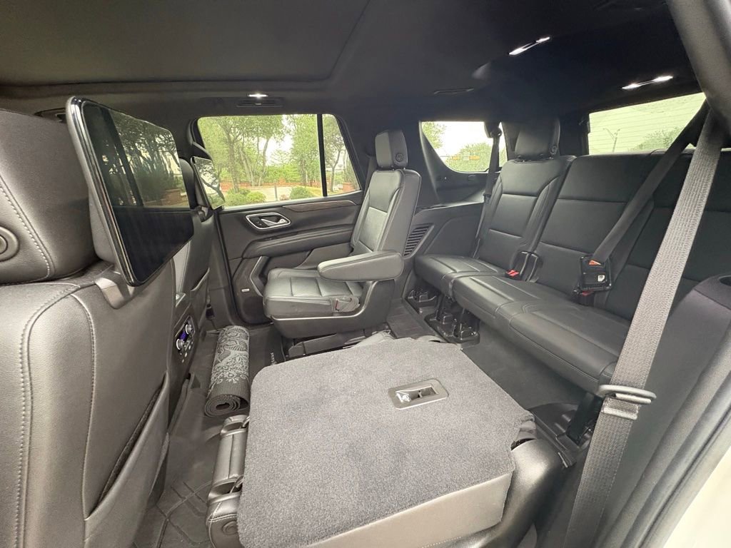 Used 2021 Chevrolet Tahoe LT w/ Luxury Package RWD image 19