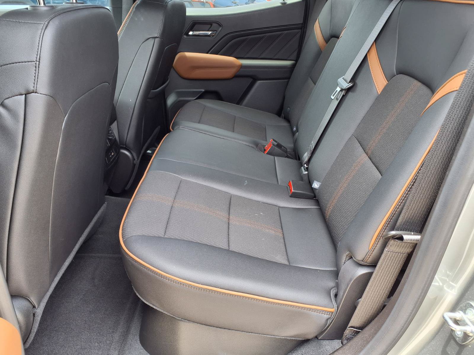 Used 2023 GMC Canyon AT4 AWD/4WD image 10