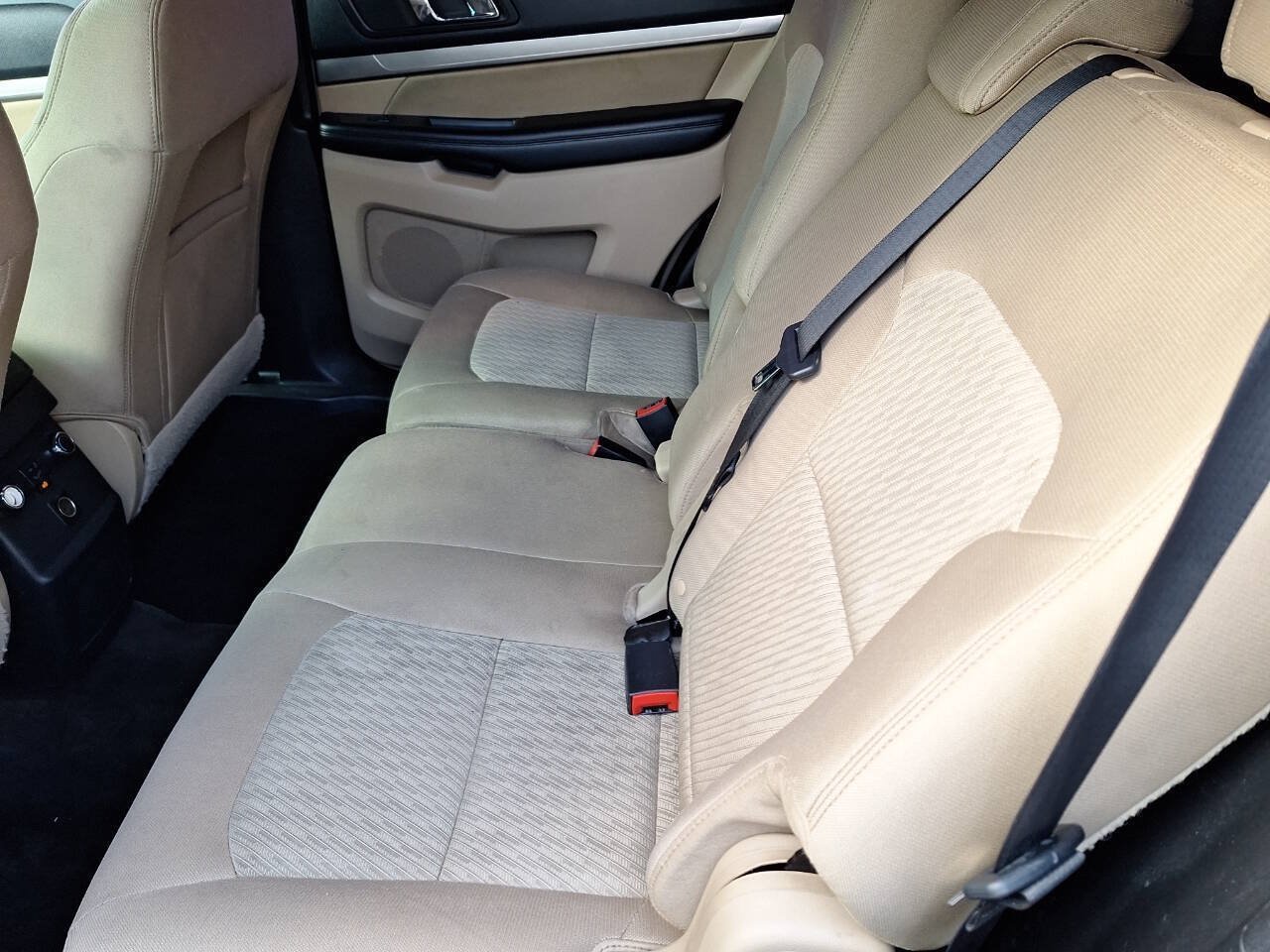 Used 2016 Ford Explorer FWD image 7