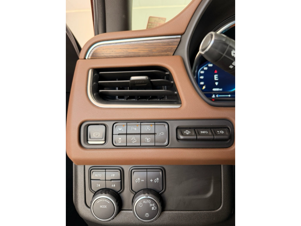 Used 2022 Chevrolet Tahoe High Country AWD/4WD image 9