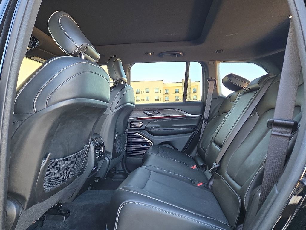 Used 2022 Jeep Grand Cherokee Overland image 16