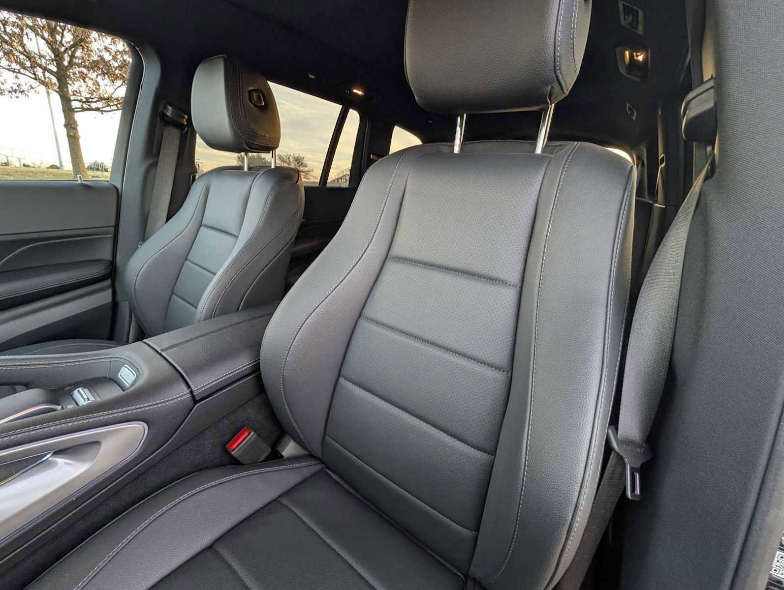 Used 2025 Mercedes-Benz GLS 450 4MATIC image 21