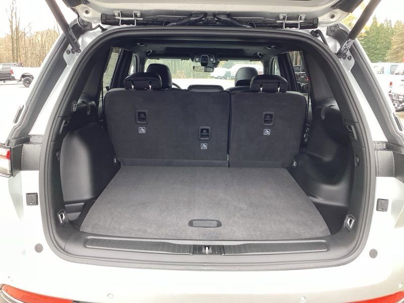 New 2025 Jeep Grand Cherokee Altitude AWD/4WD image 15