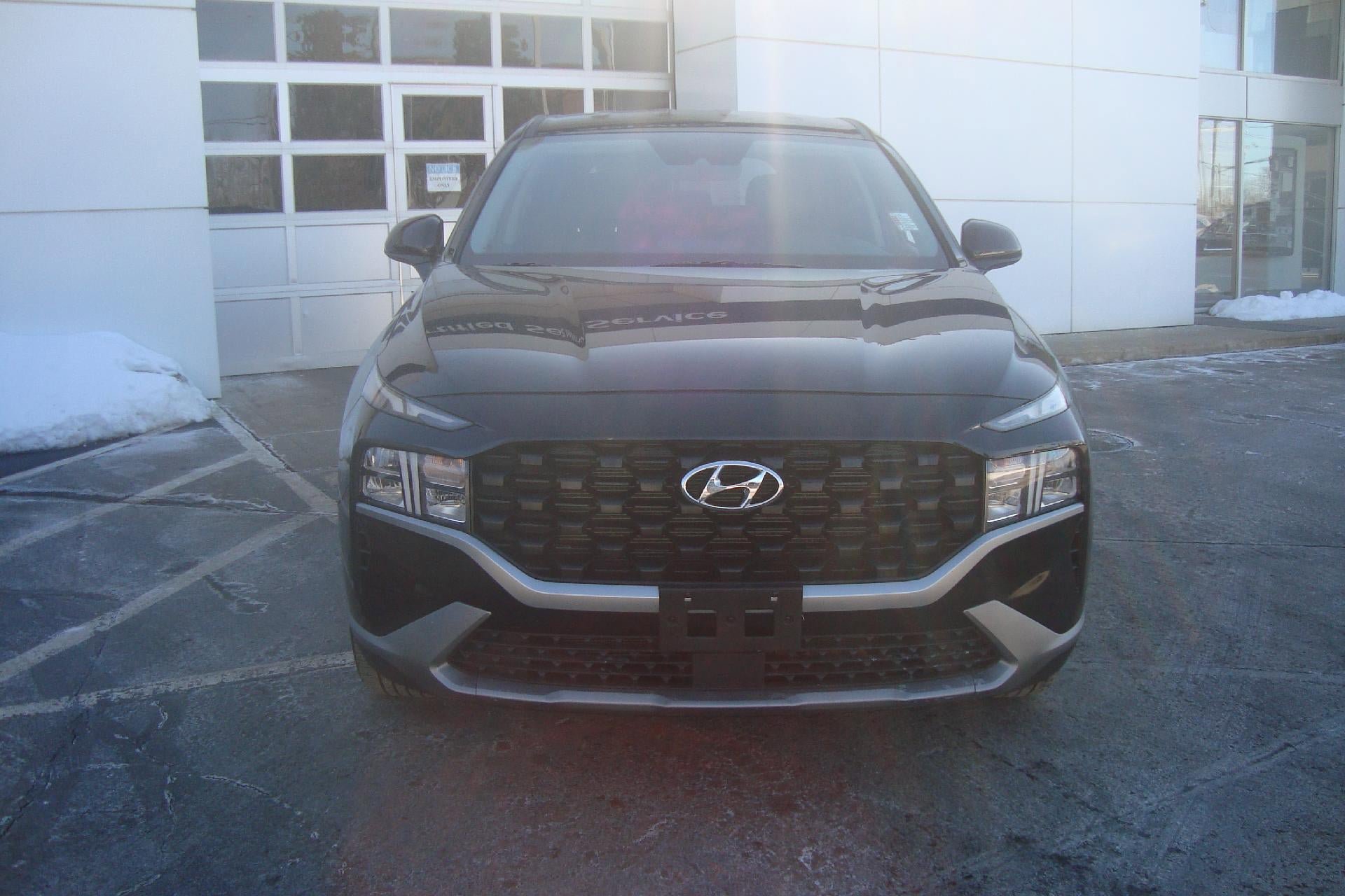 Used 2023 Hyundai Santa Fe SE AWD/4WD image 2