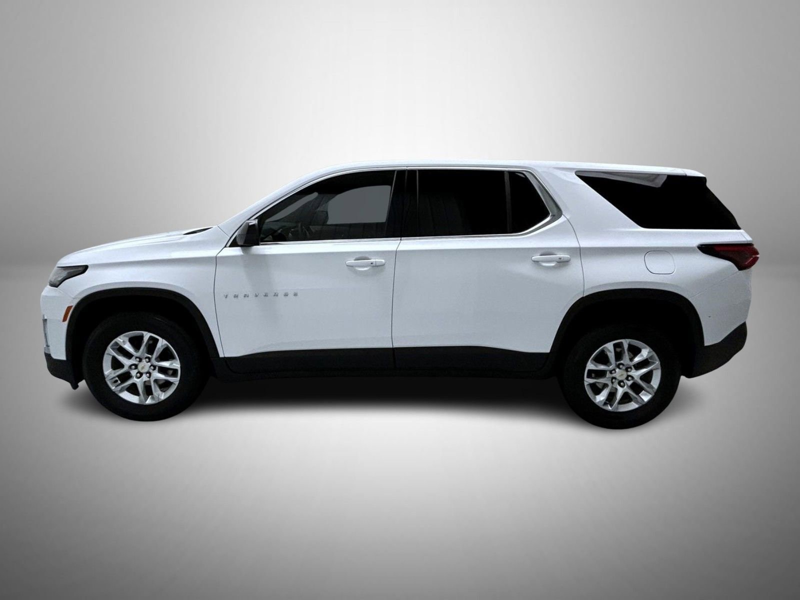 Used 2023 Chevrolet Traverse LS image 8