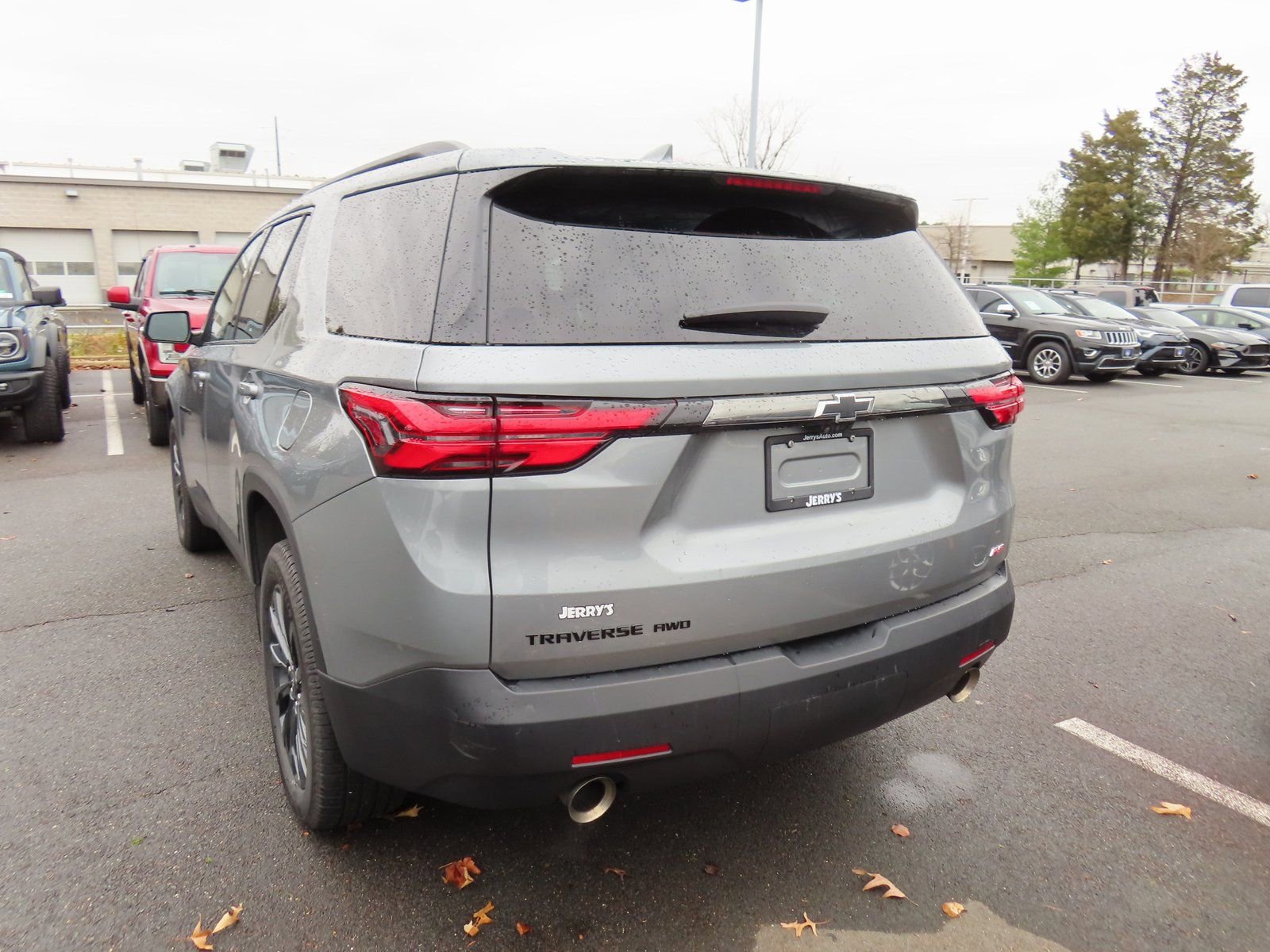 Used 2023 Chevrolet Traverse RS image 6