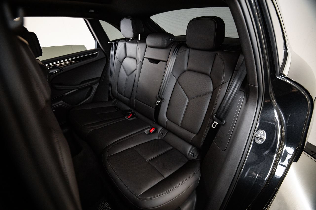 Certified 2026 Porsche Macan S AWD/4WD image 24