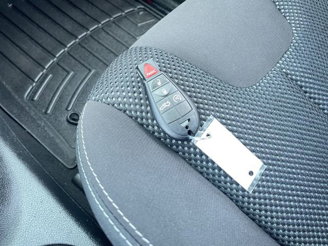 Used 2015 Dodge Dart SXT image 32