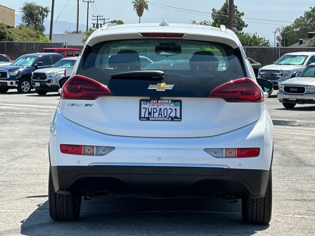 Used 2017 Chevrolet Bolt Premier w/ Driver Confidence II Package FWD image 4