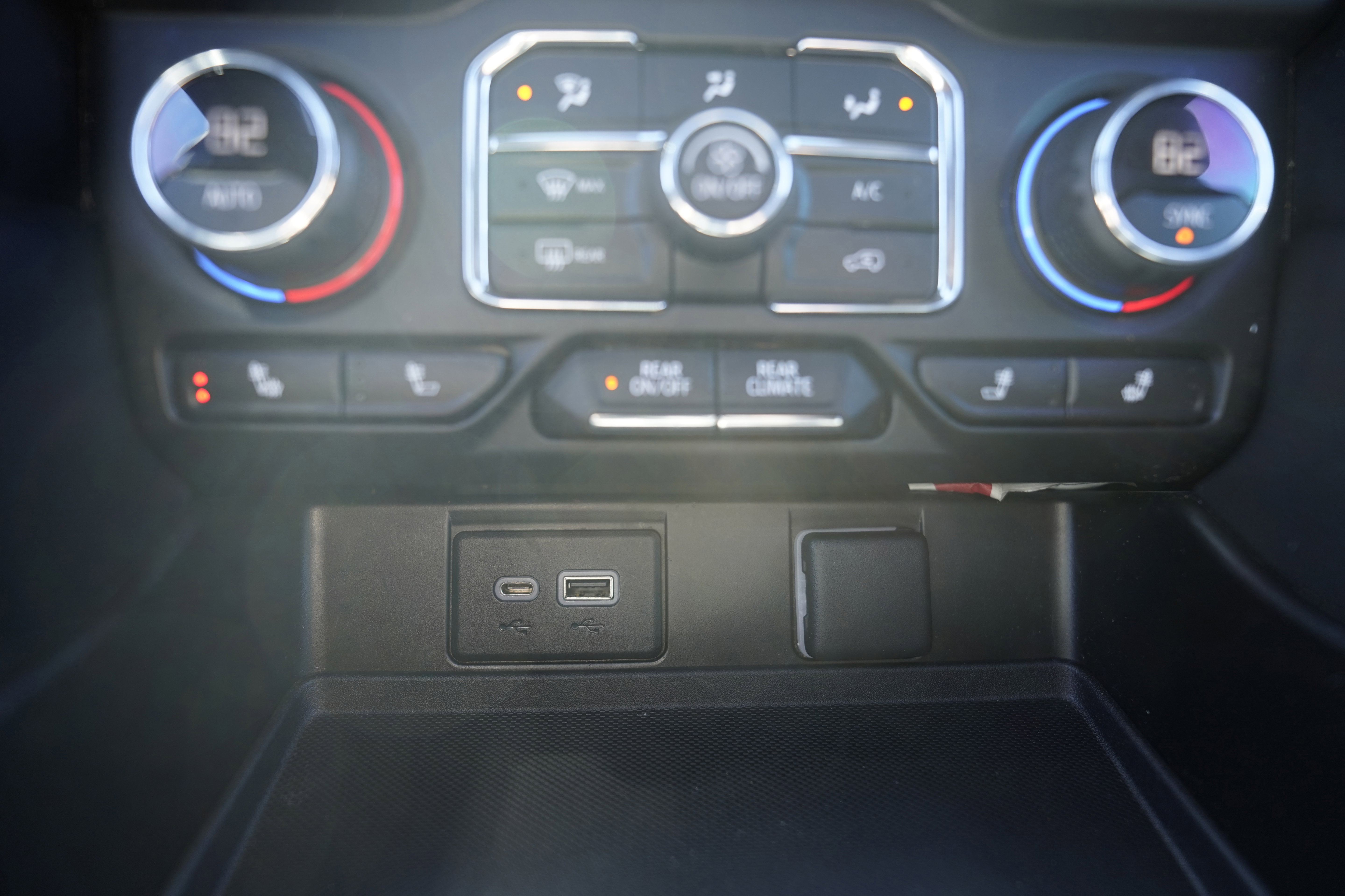 Used 2021 Chevrolet Tahoe LT w/ LT Signature Plus Package RWD image 32