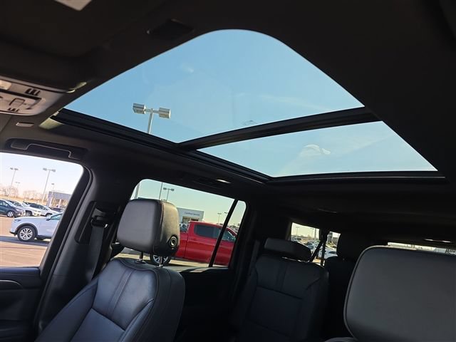 Certified 2022 Chevrolet Suburban RST w/ Sport Performance Package AWD/4WD image 19
