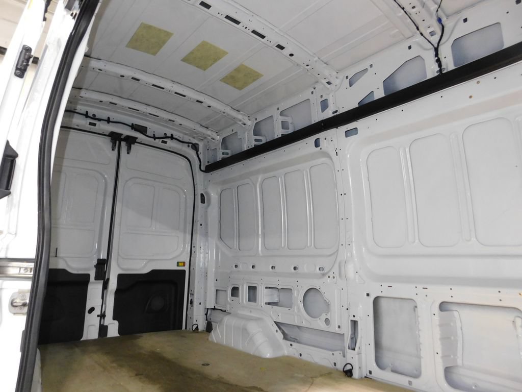 Used 2022 Ford Transit 250 148 High Roof AWD image 32