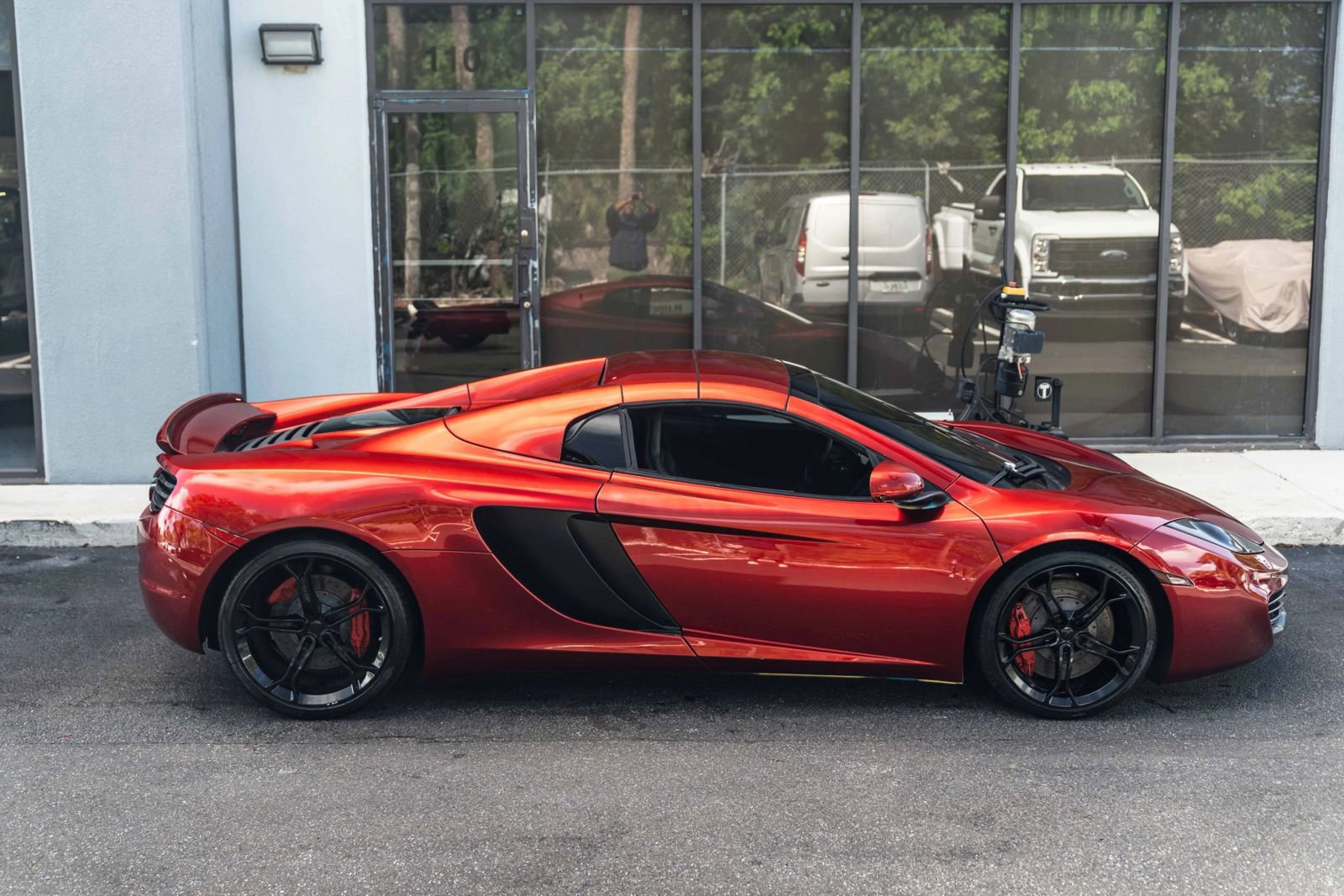 Used 2014 McLaren MP4-12C Spider RWD image 6