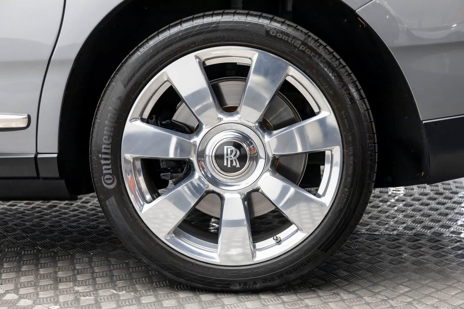 Certified 2022 Rolls-Royce Cullinan AWD/4WD image 45