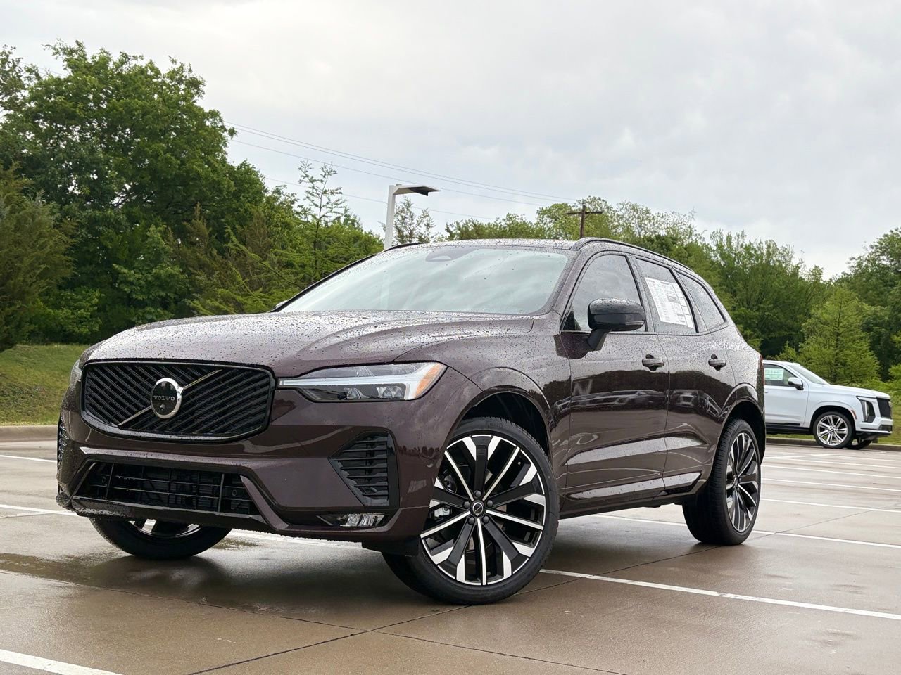 New 2026 Volvo XC60 B5 Ultra w/ Protection Package Premier AWD/4WD image 2