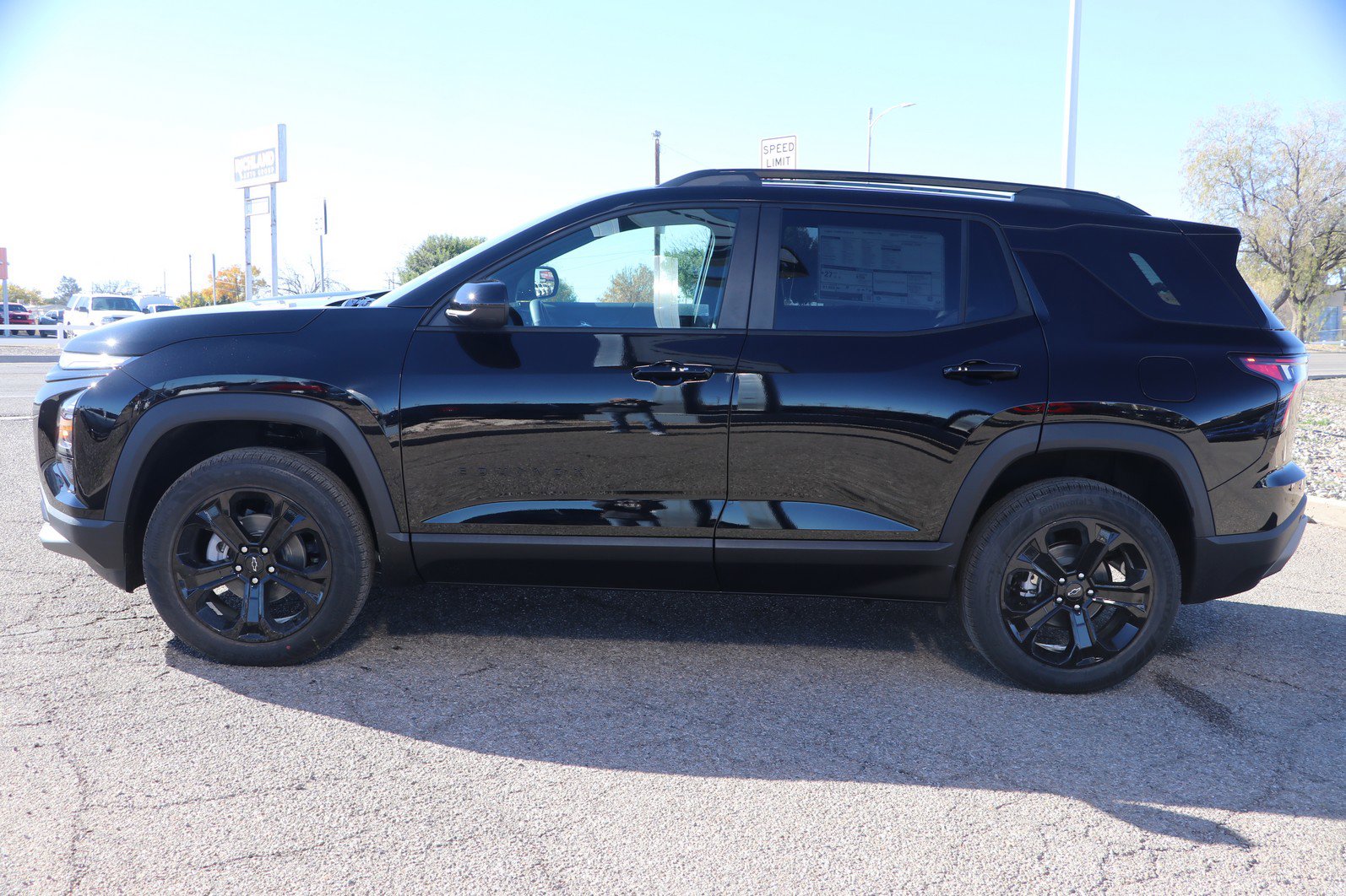 New 2026 Chevrolet Equinox LT w/ Midnight Edition image 4