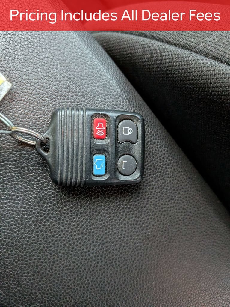 Used 2010 Ford Focus SE FWD image 28