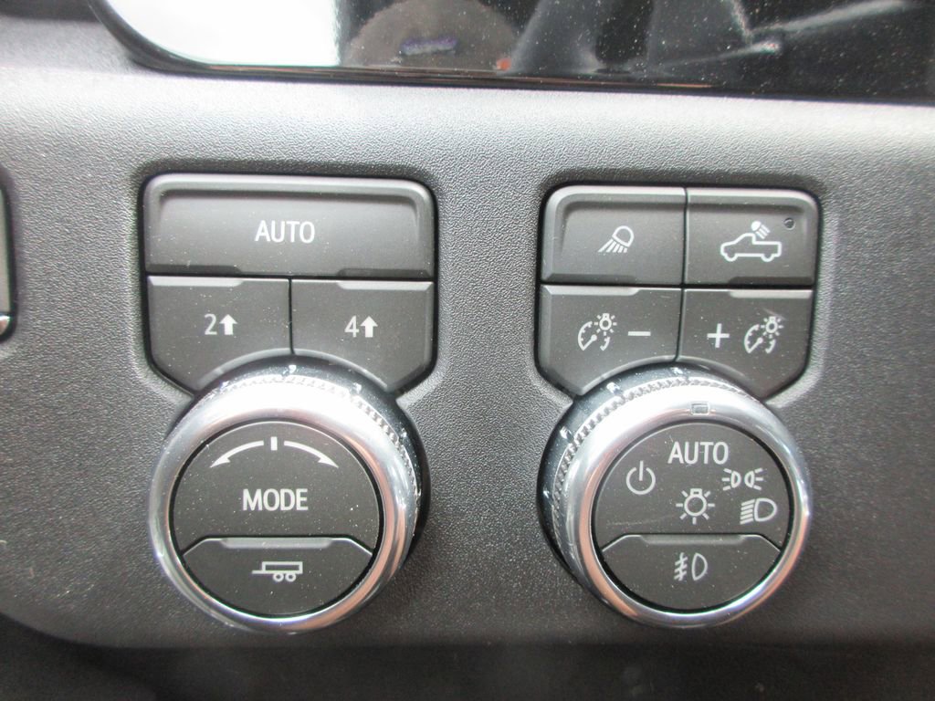 New 2026 GMC Sierra 1500 SLT w/ SLT Premium Package AWD/4WD image 17