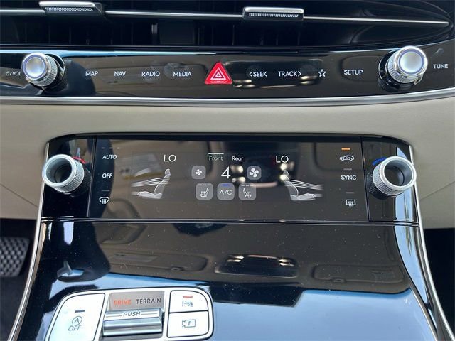 Used 2026 Genesis GV70 2.5T image 25