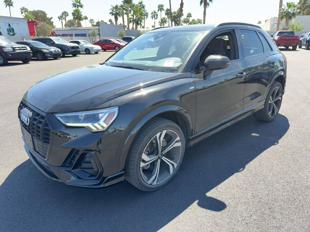 Used 2024 Audi Q3 2.0T Premium Plus w/ Premium Plus Package image 3