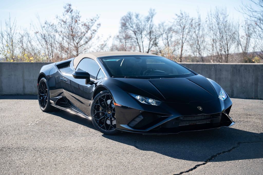 Used 2021 Lamborghini Huracan EVO RWD image 3
