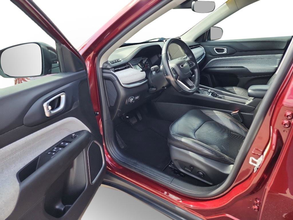 Used 2022 Jeep Compass Latitude image 11