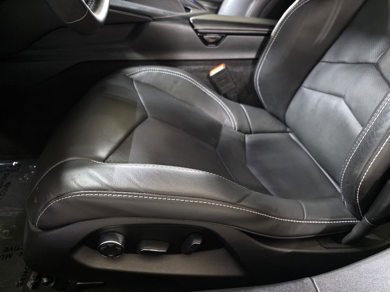 Used 2024 Chevrolet Corvette Stingray Preferred Cpe w/ Z51 Performance Package image 34