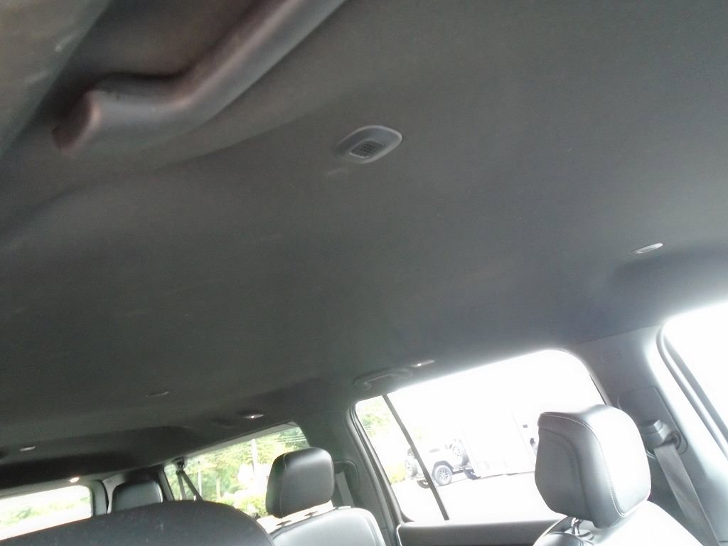 Used 2024 Jeep Wagoneer L Base image 17