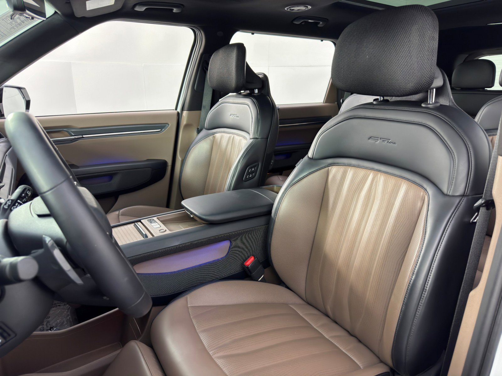 Used 2024 Kia EV9 GT-Line image 41