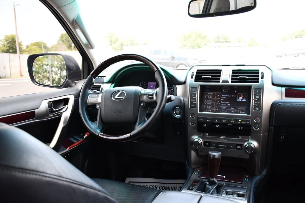 Used 2018 Lexus GX 460 Premium AWD/4WD image 27