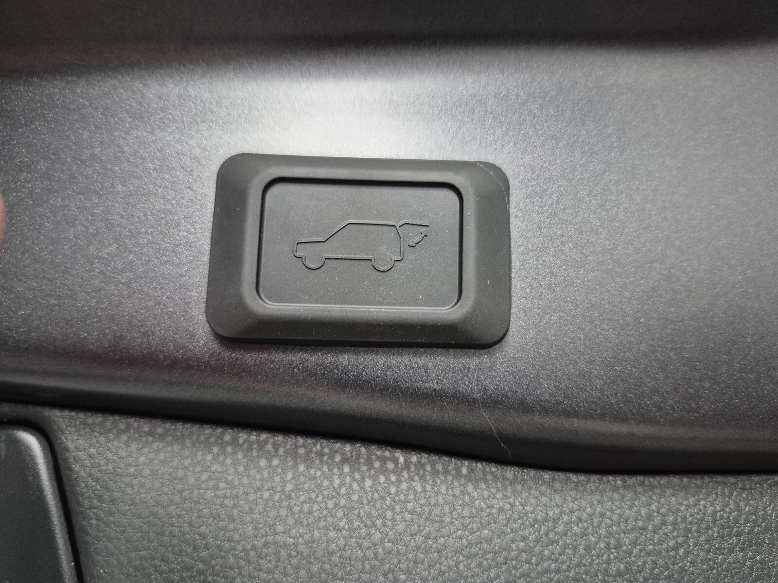 New 2025 Toyota RAV4 XLE image 13