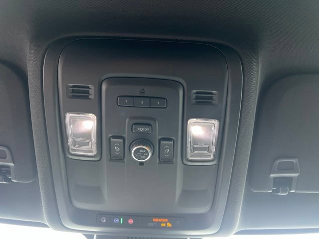 Used 2023 GMC Yukon SLT w/ SLT Luxury Package AWD/4WD image 38