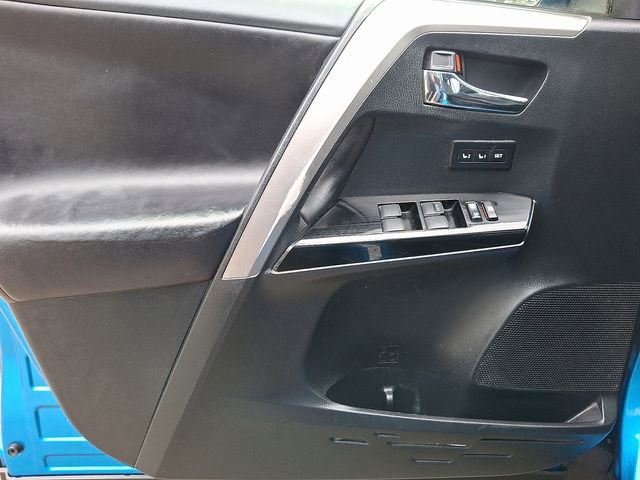 Used 2018 Toyota RAV4 Limited image 13
