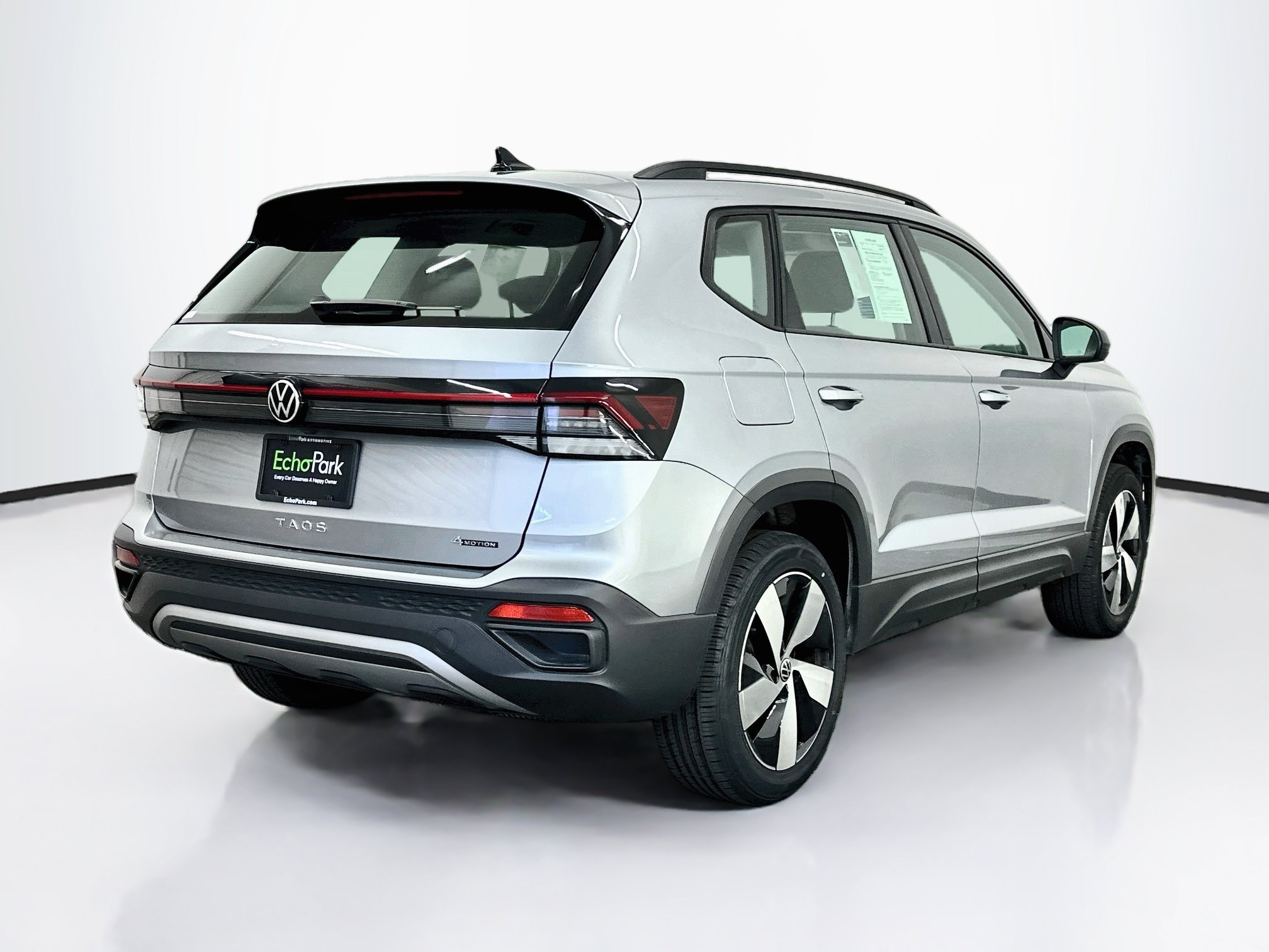 Used 2025 Volkswagen Taos S AWD/4WD image 9