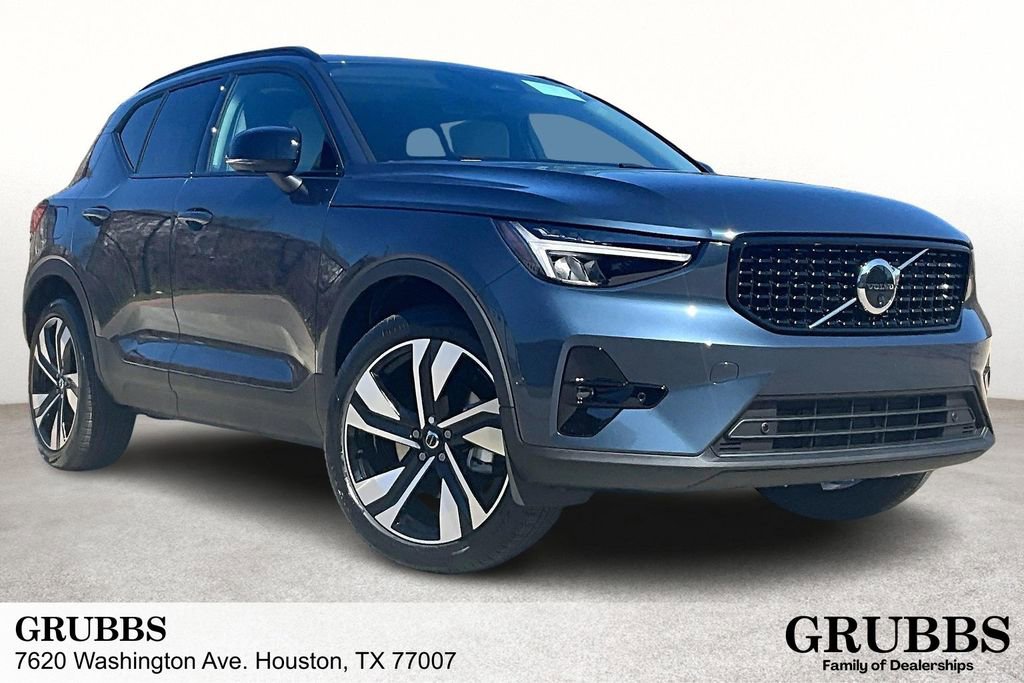 New 2026 Volvo XC40 B5 Plus AWD/4WD video 1