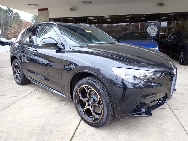 New 2025 Alfa Romeo Stelvio Sprint image 8