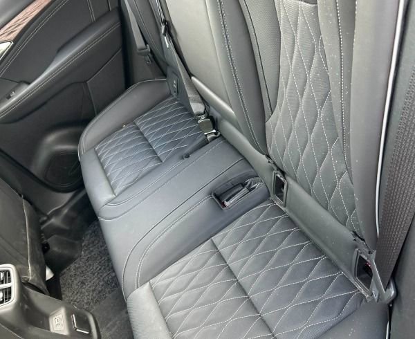 Used 2023 Buick Envision Avenir image 3