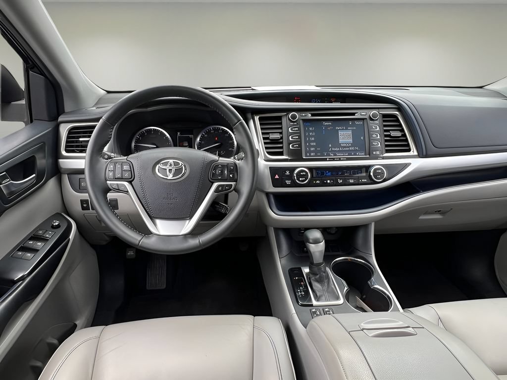 Certified 2019 Toyota Highlander XLE FWD image 13