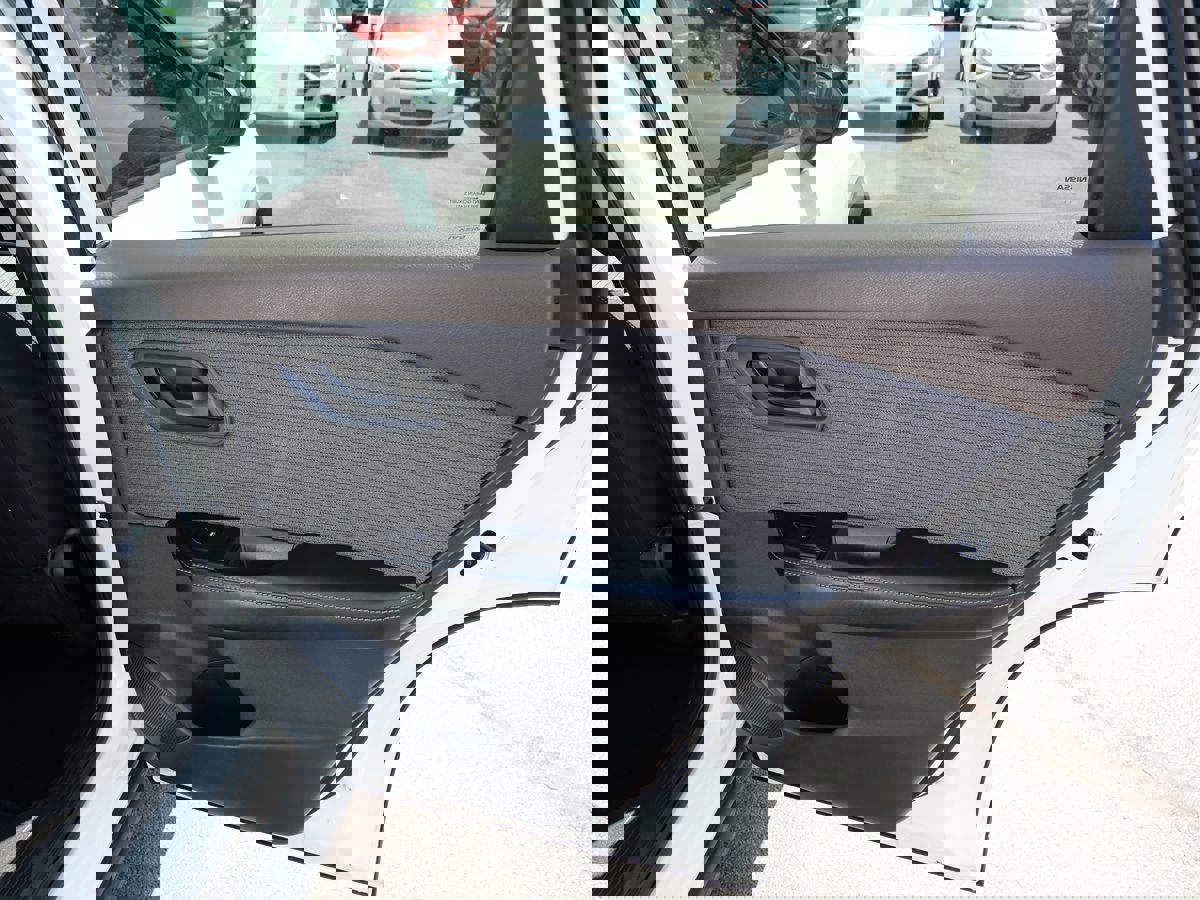 Used 2021 Nissan Rogue S image 28