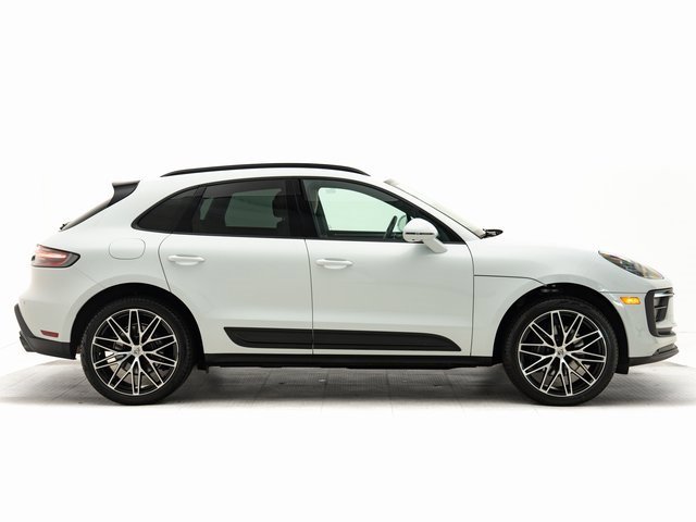 Used 2025 Porsche Macan image 34