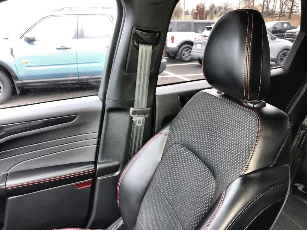 Used 2025 Ford Escape ST-Line w/ Equipment Group 301A image 23