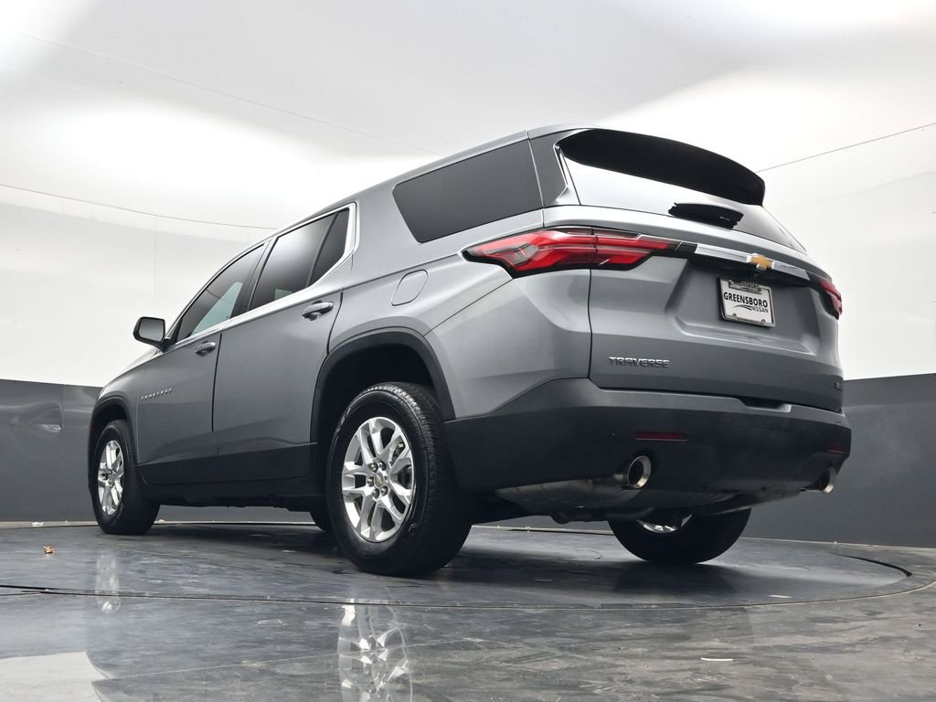 Used 2023 Chevrolet Traverse LS FWD image 31