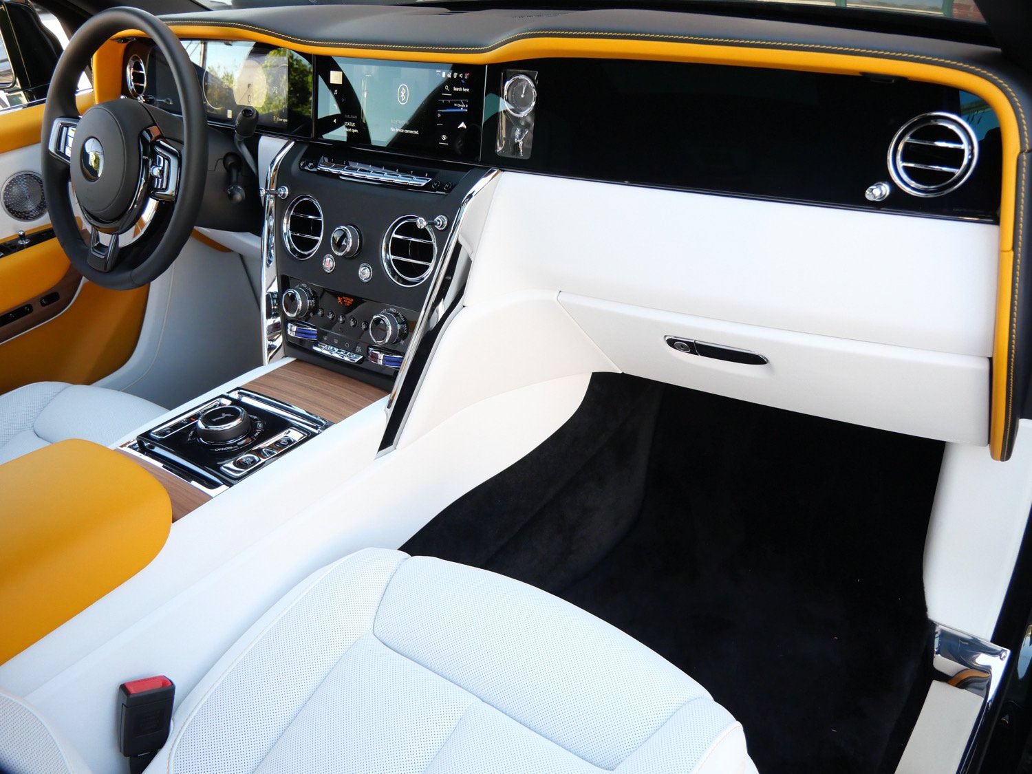 Used 2026 Rolls-Royce Cullinan AWD/4WD image 18