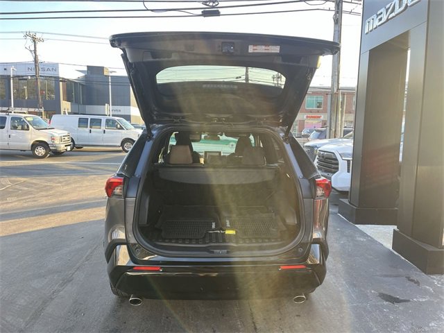 Used 2024 Toyota RAV4 SE image 23