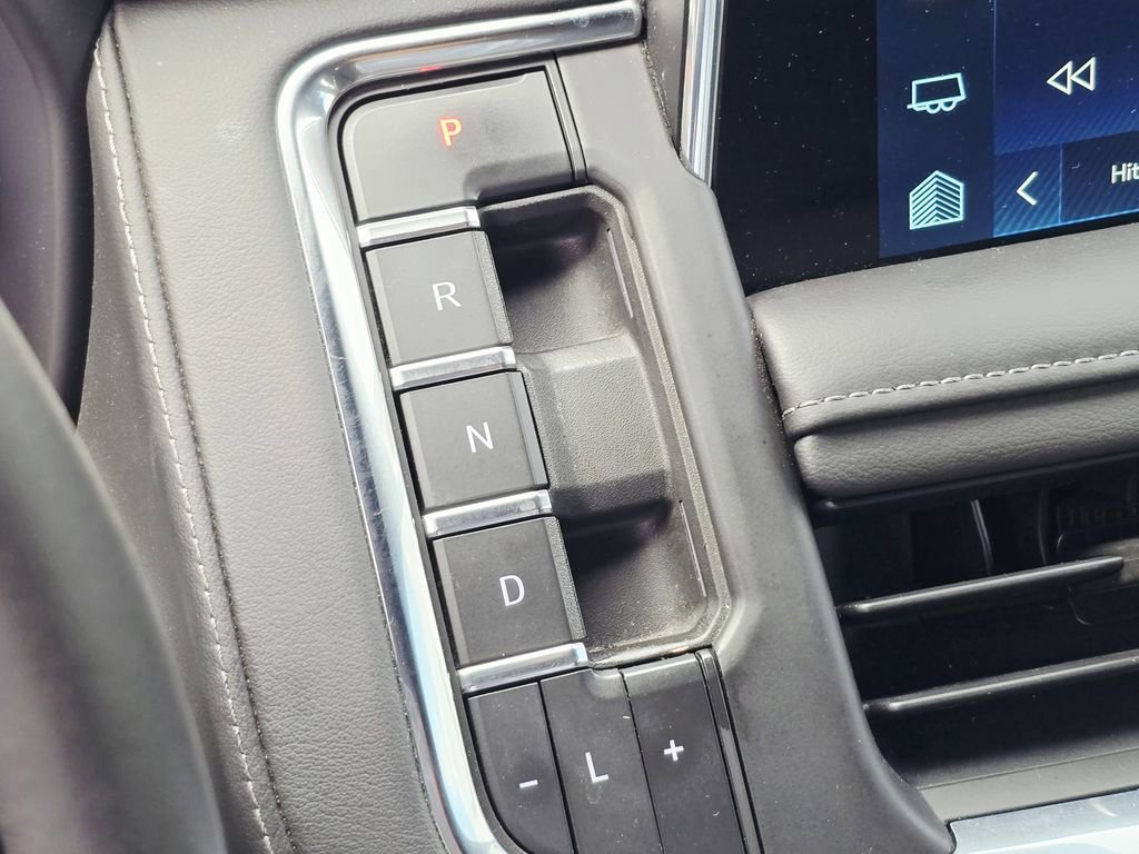 Used 2023 Chevrolet Suburban LT image 26