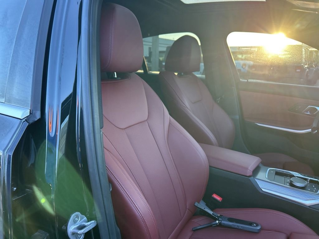 Used 2025 BMW 330i xDrive Sedan AWD/4WD image 21