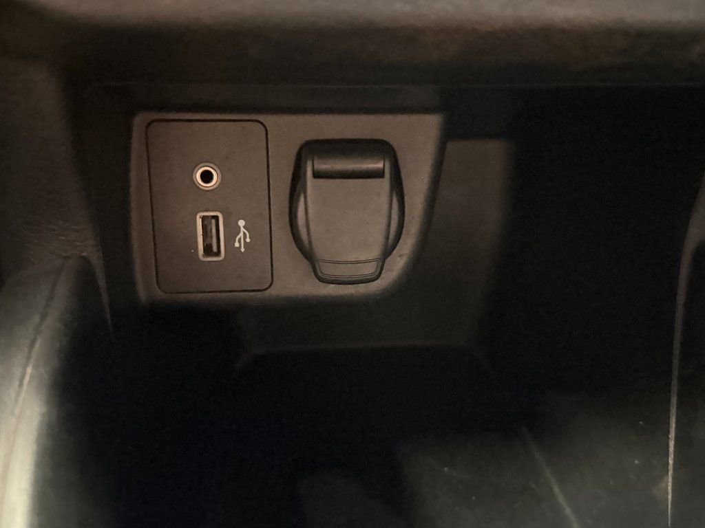 Used 2021 Nissan Versa SV FWD image 14