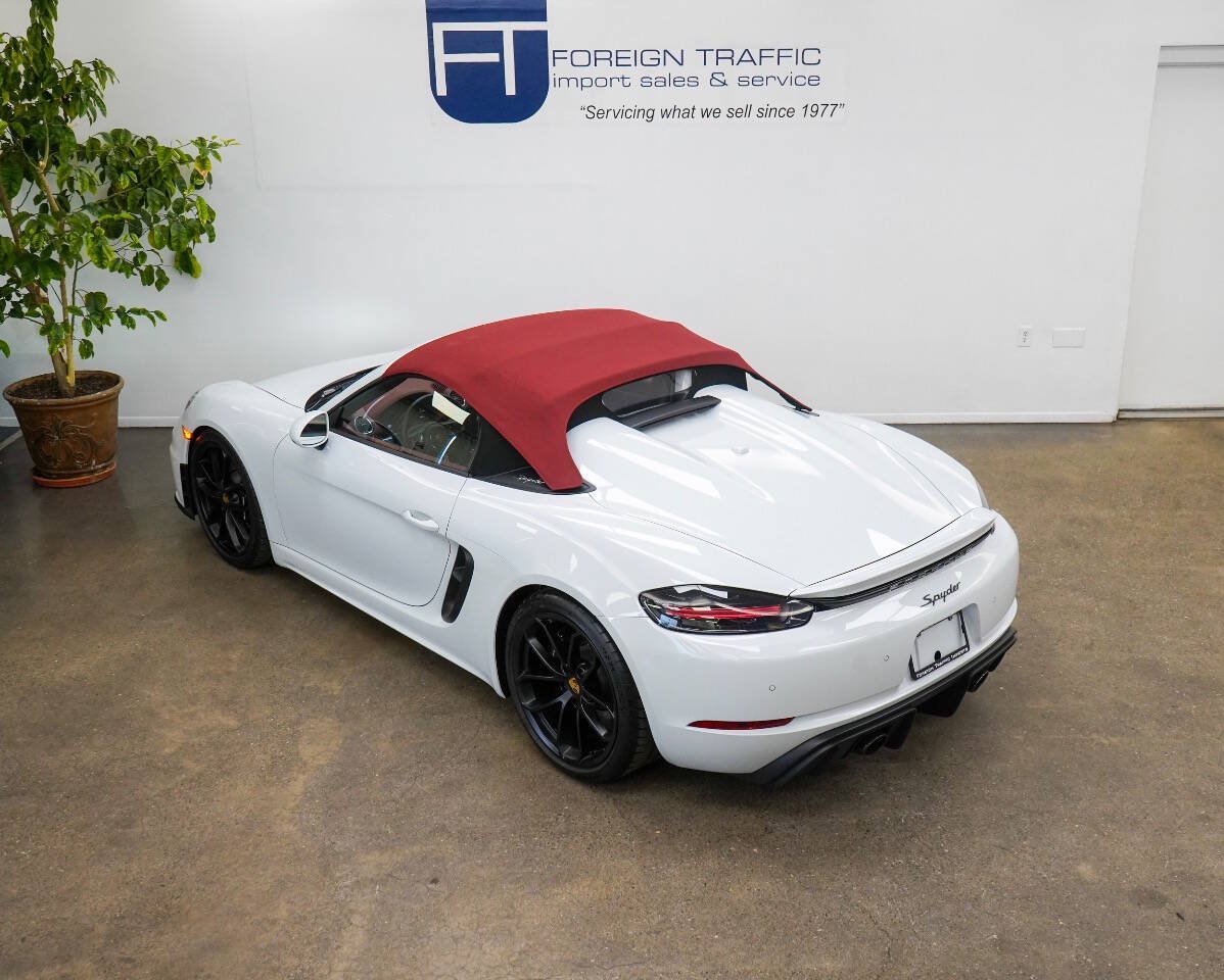 Used 2020 Porsche 718 Boxster Spyder RWD image 33